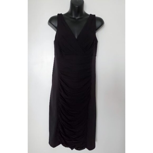 NWT WHBM Black Slimming Dress LBD Knee-Length Sleeveless V-Neck Front/Back  Sz 8 - Picture 2 of 12